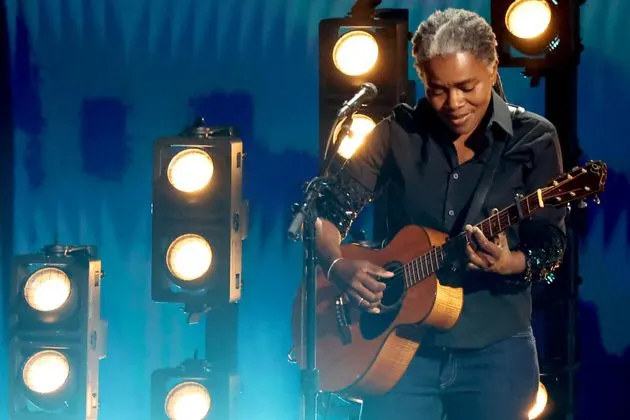 Tracy Chapman's "Fast Car" Hits #1 on US iTunes Charts After Electrifying GRAMMYs Performance